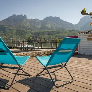  Appartement La Baie Des Voiles: Lakefront On Annecy Frankrijk